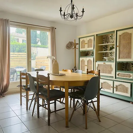 Maison *